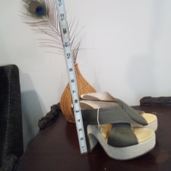 Vintage Criss Cross  Platform Leather  Wrapped Heel Sandals - Picture 15 of 16
